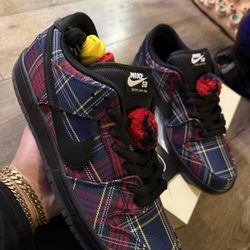 Nike Nardwuar SB Dunk Low 