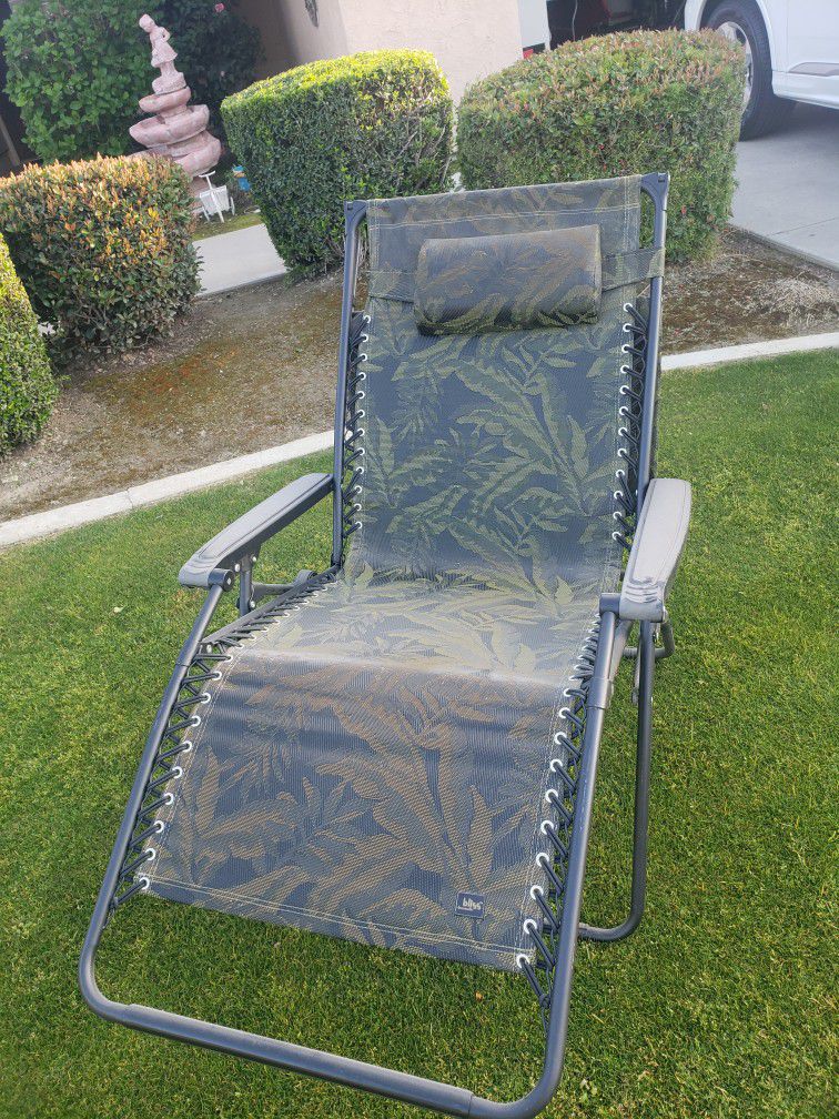 Oversize Reclining Camouflage Lounge Chair 