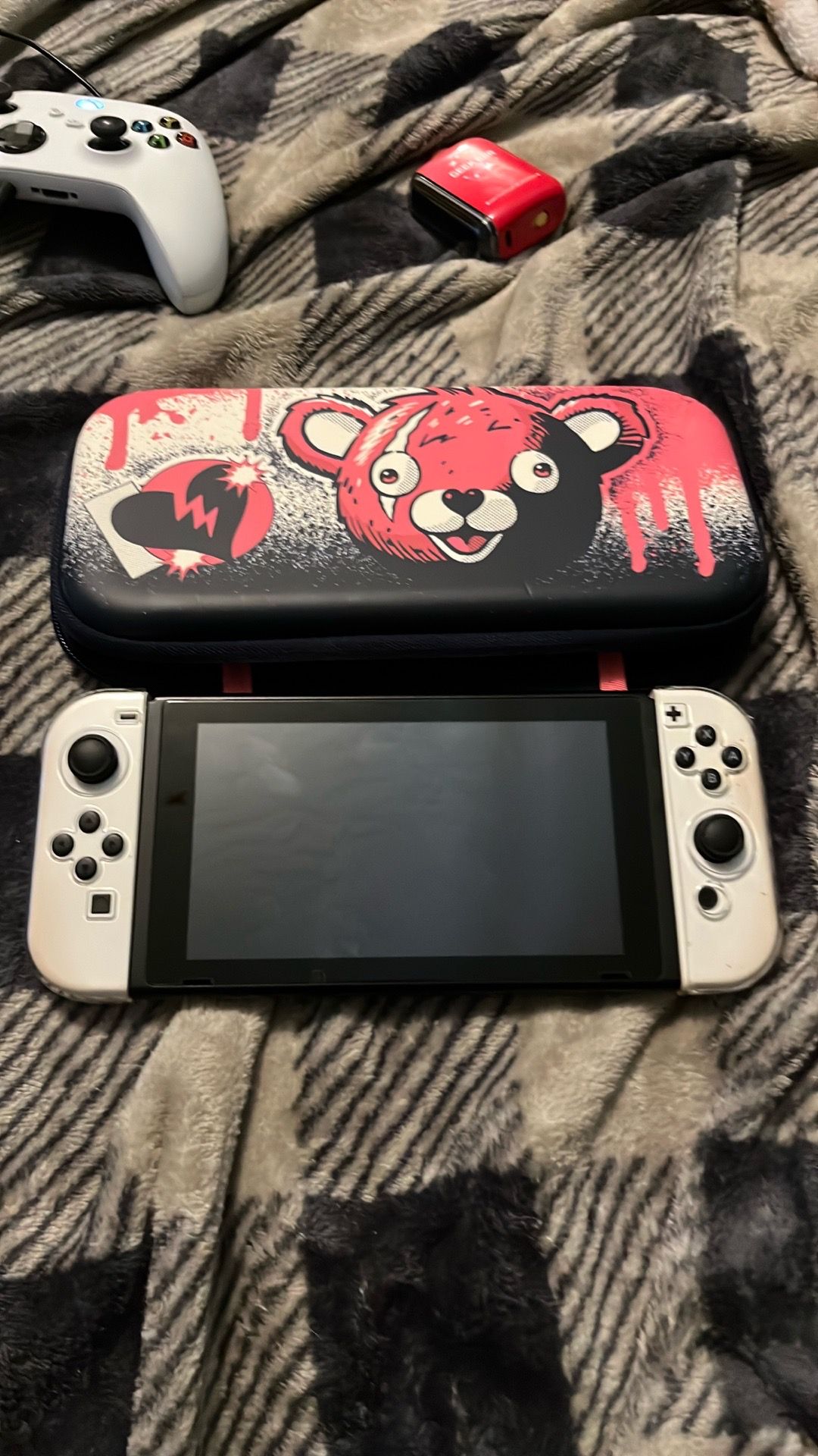 Nintendo switch -white with gaming grips
