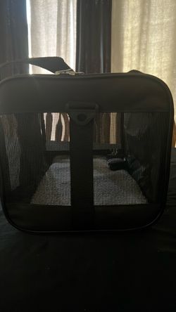 2 pet travel carriers