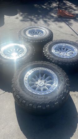 285/70/17 LT offerta