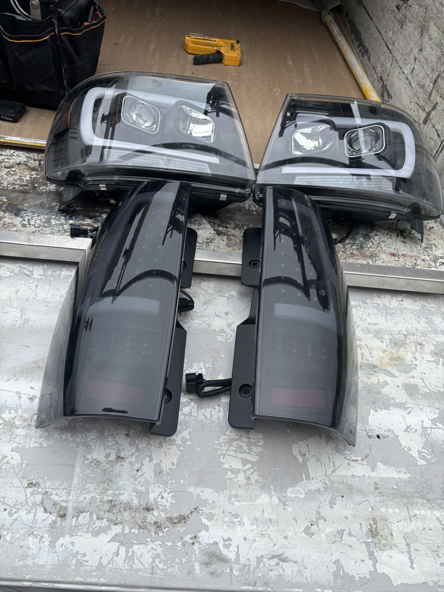 Chevy Silverado 07- 13 Headlight And Tail Lights 