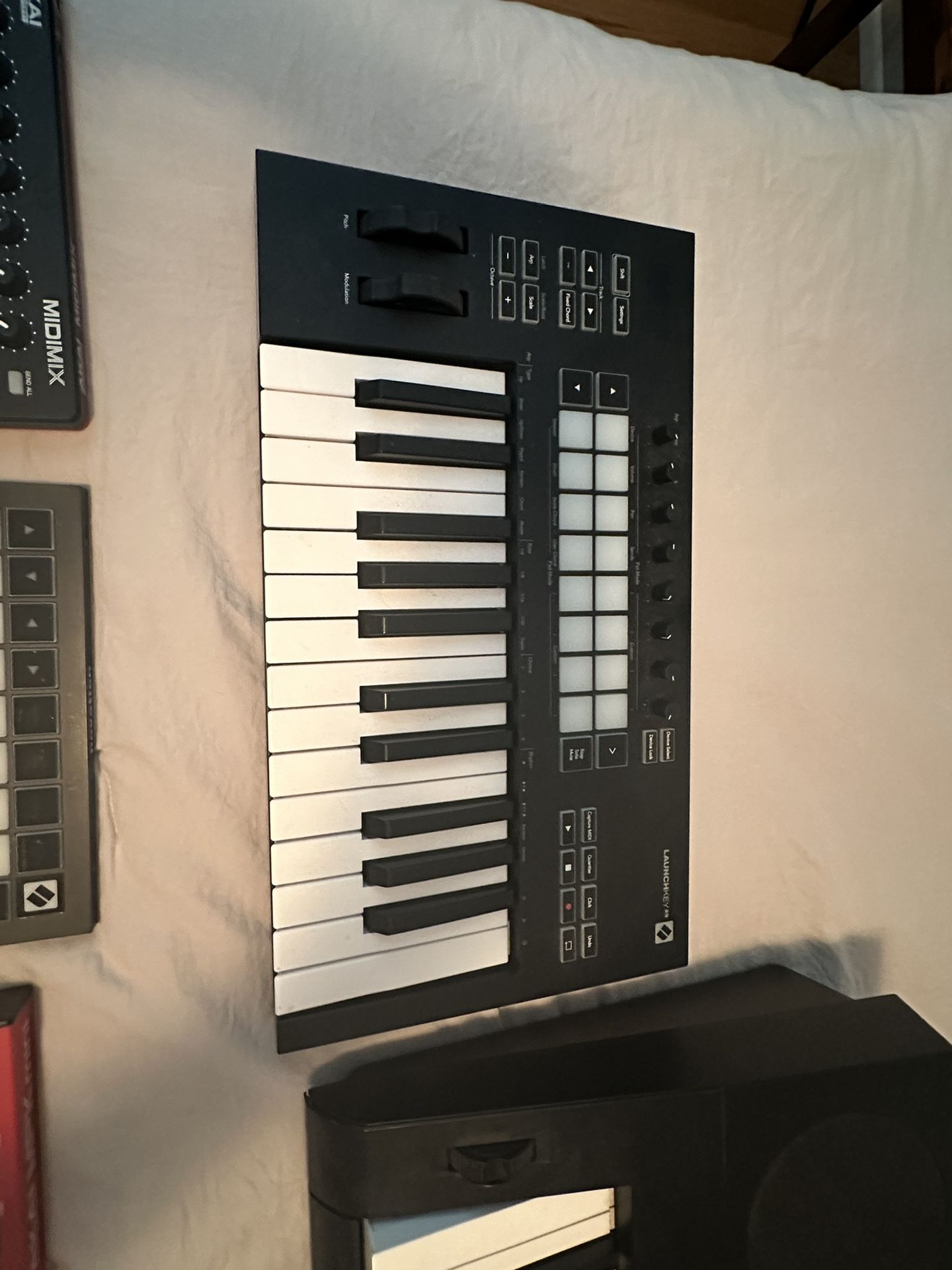 Novation Launchkey 25