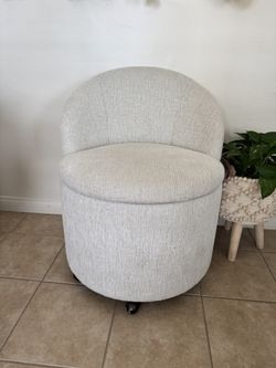 Storage Chair