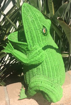 Vintage Wicker Frog whimsical storage basket in North Hills 91343