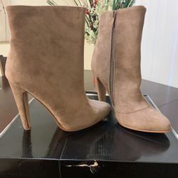 Boots 👢 Size 7