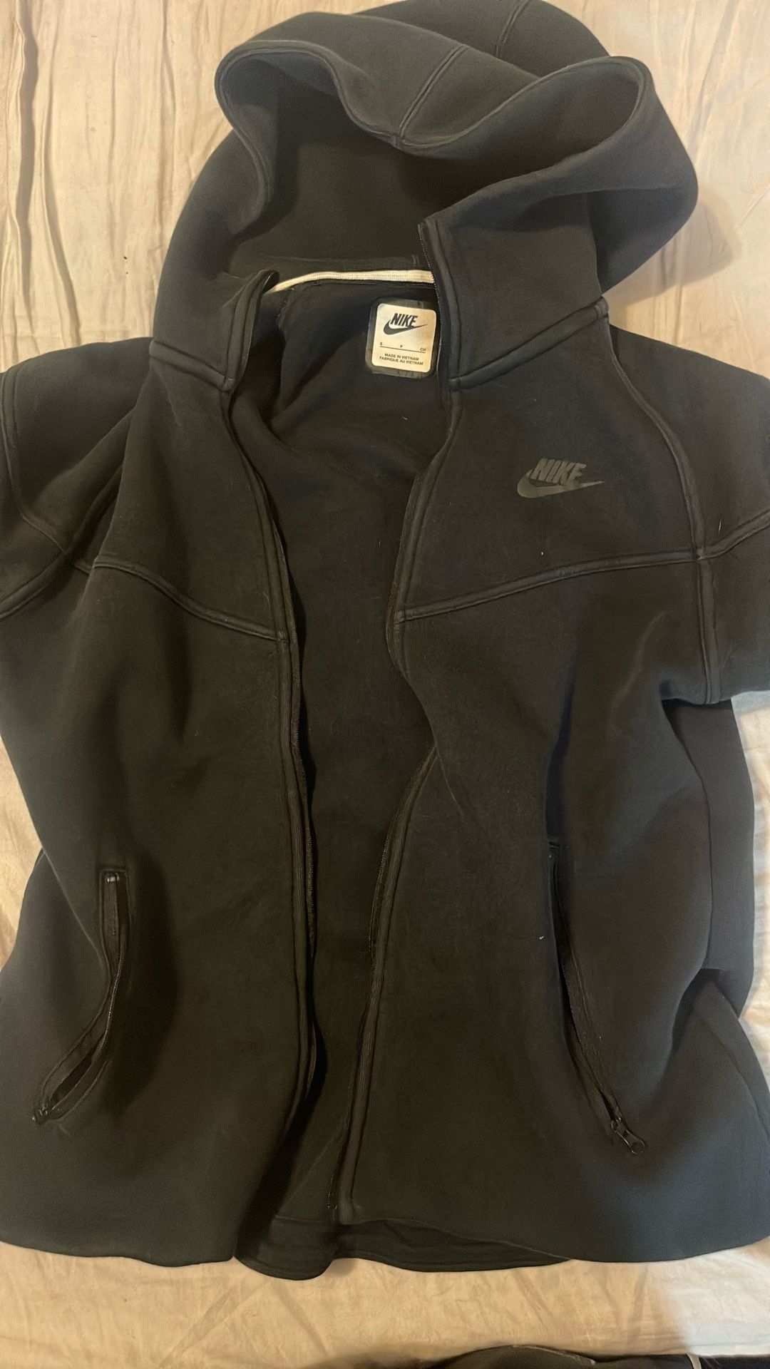 Girl Nike Tech 