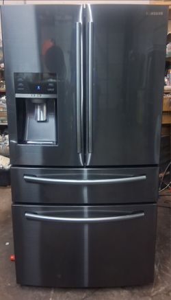 Samsung 30 cubic foot refrigerator with water and ice