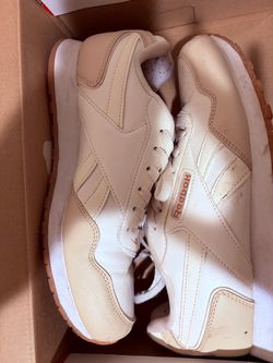Sneakers & Sandals