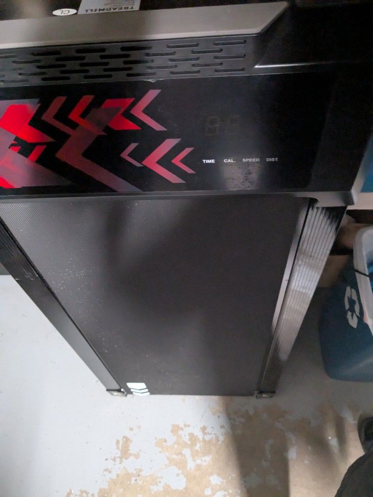 Treadmill Like New Works But Needs Remote 