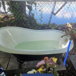 Clawfoot Cast Iron Bathtub 