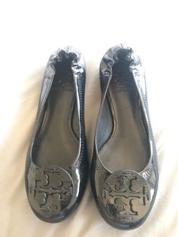 Authentic Tory Burch Flat 5M