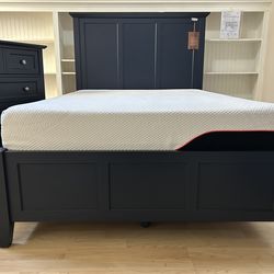 Bedroom set in dark blue