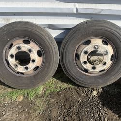 llantas Steer Bridgestone LT215/85 R16 / International / Frightliner / Volvo / Kenworth / Peterbilt