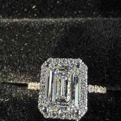 GIA Emerald cut 2ct D VS1 with yellow gold and white gold
