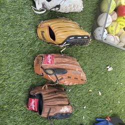 Softball And Baseball Gloves 