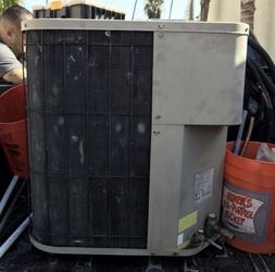 5 ton R22 condenser for sale. Used. Replaced it with new system. Working  upon removal. for Sale in Los Angeles, CA - OfferUp