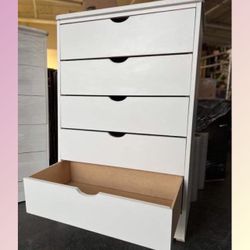 5 drawers dresser/ Five drawers dresser