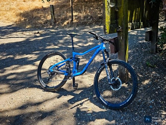 Devinci Marshall Full Suspension Mountain Bike