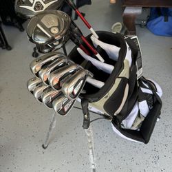 Full Titleist Golf Set And Brand New Callaway Bag