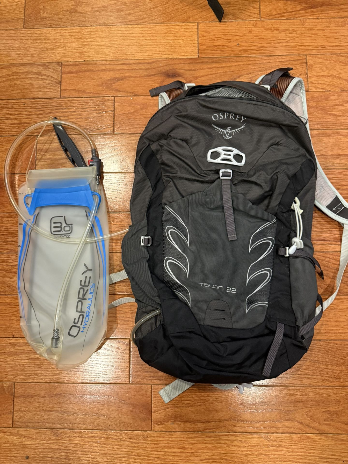 Osprey Talon 22 with 3L Hydration Bladder