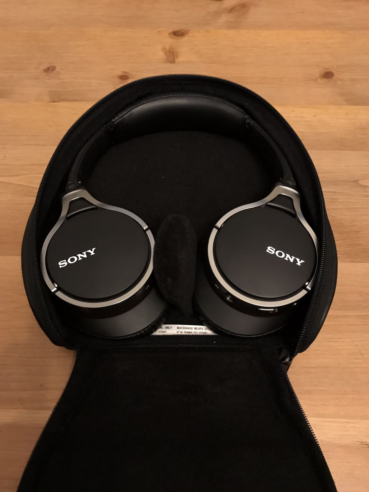 Sony MDR-10RNC Active Noise cancelling headphones