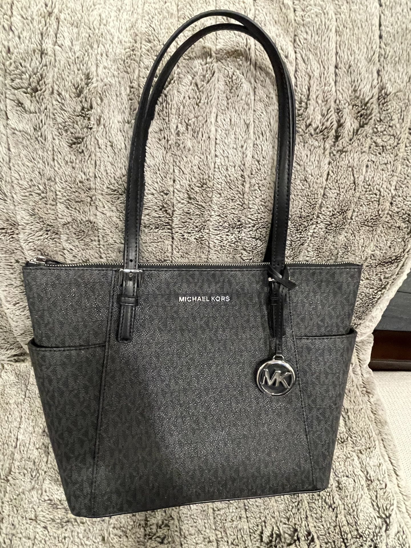 Michael Kors Jet Set Tote Bag
