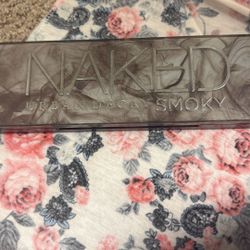Urban Decay Smoky Palette 