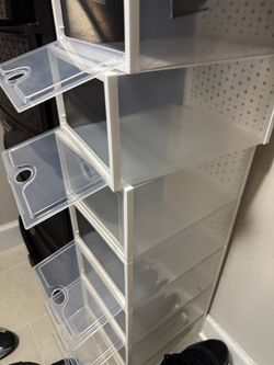 Shoe containers