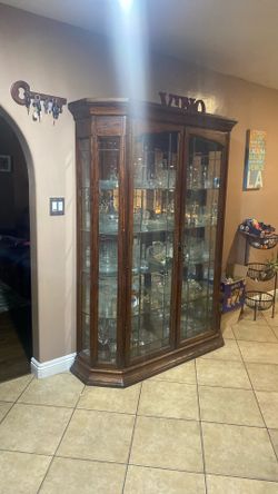 Cabinet showcase