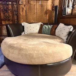 Large, Round, Swivel Chair