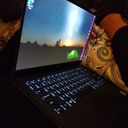 Touchscreen Dell XPS/8GB RAM/ 238GB / Core i3/Keyboard Backlight /