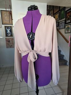 Womens Vici ling sleeve cropped blouse size Medium