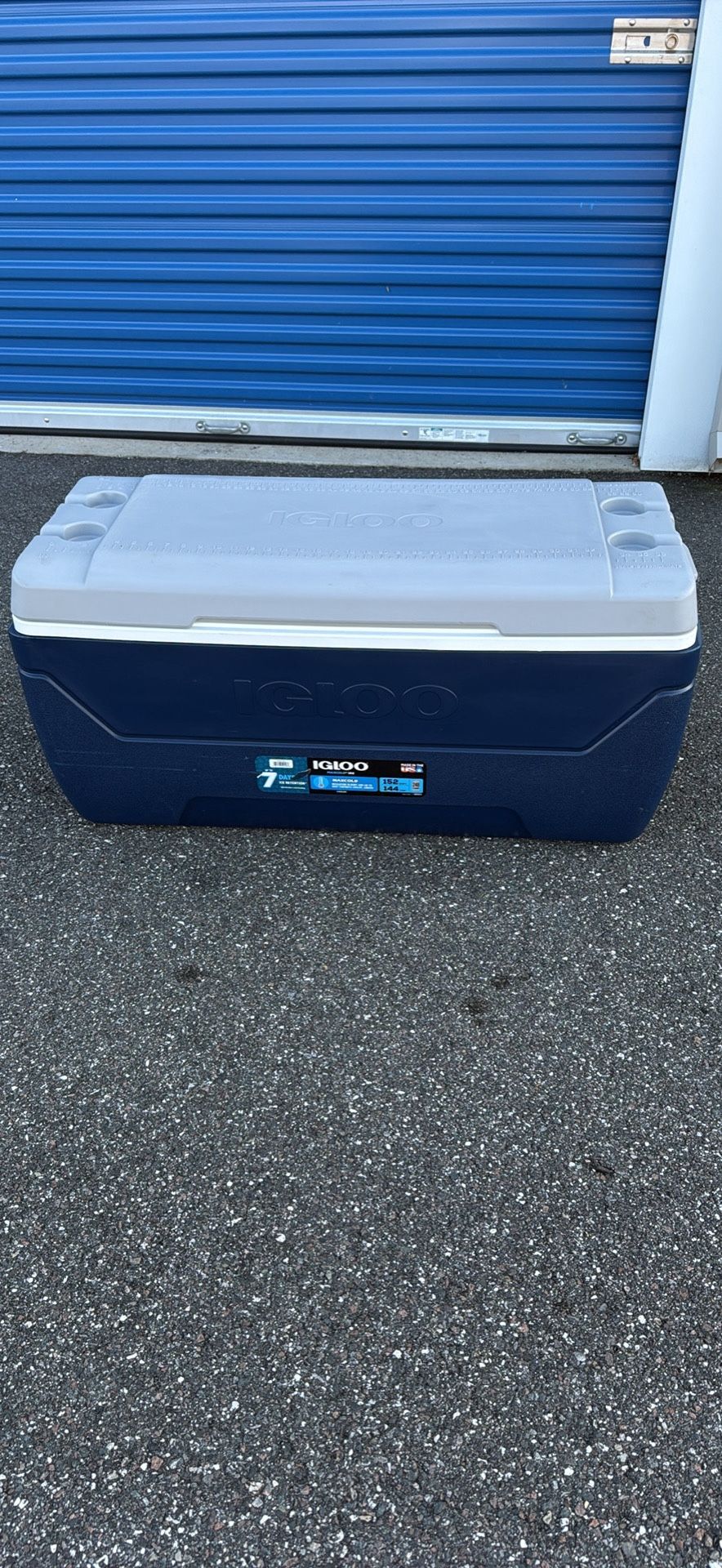 IGLOO MAXCOLD 152 Quart Cooler