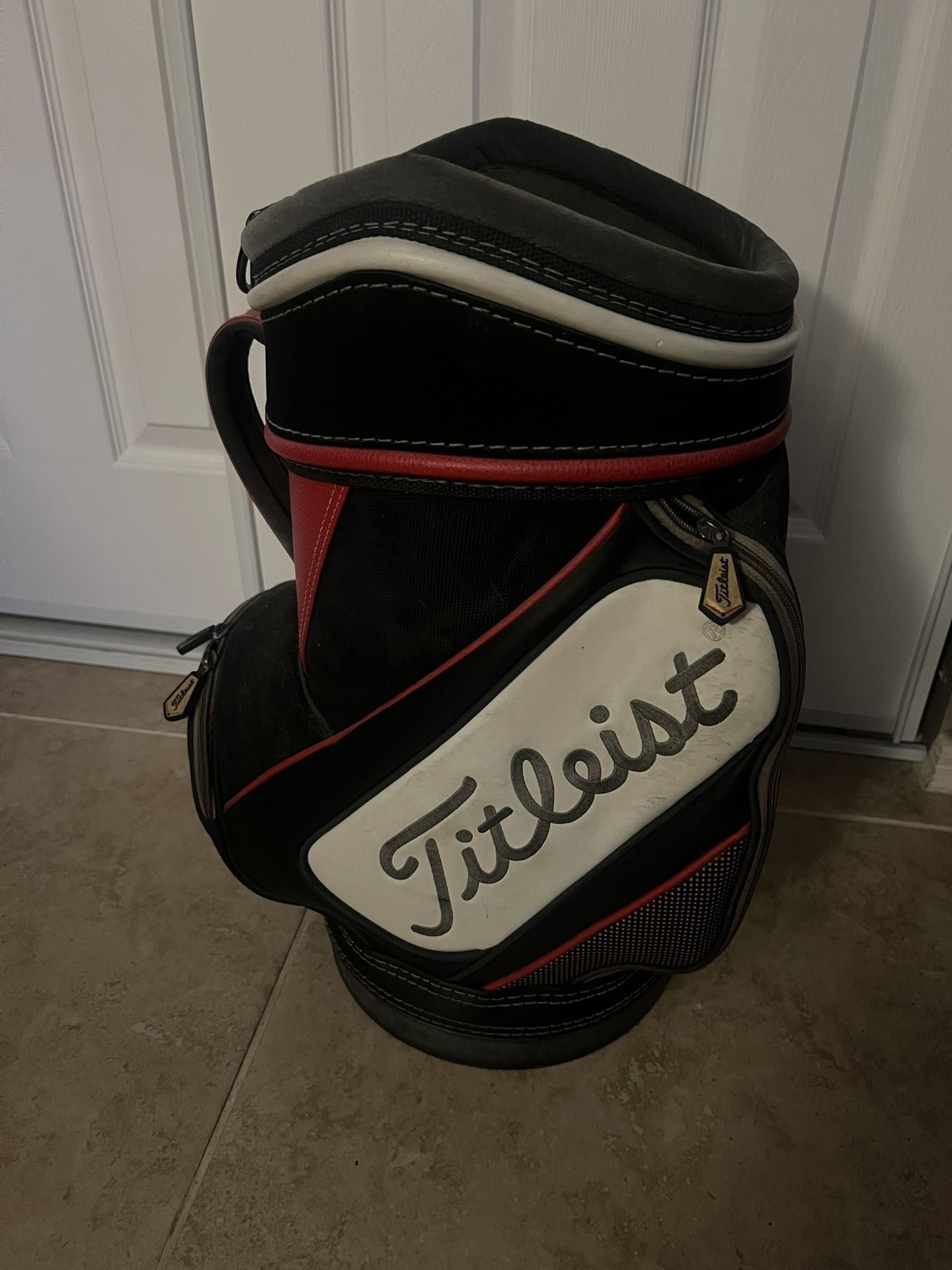 Titleist Den Caddy Golf 