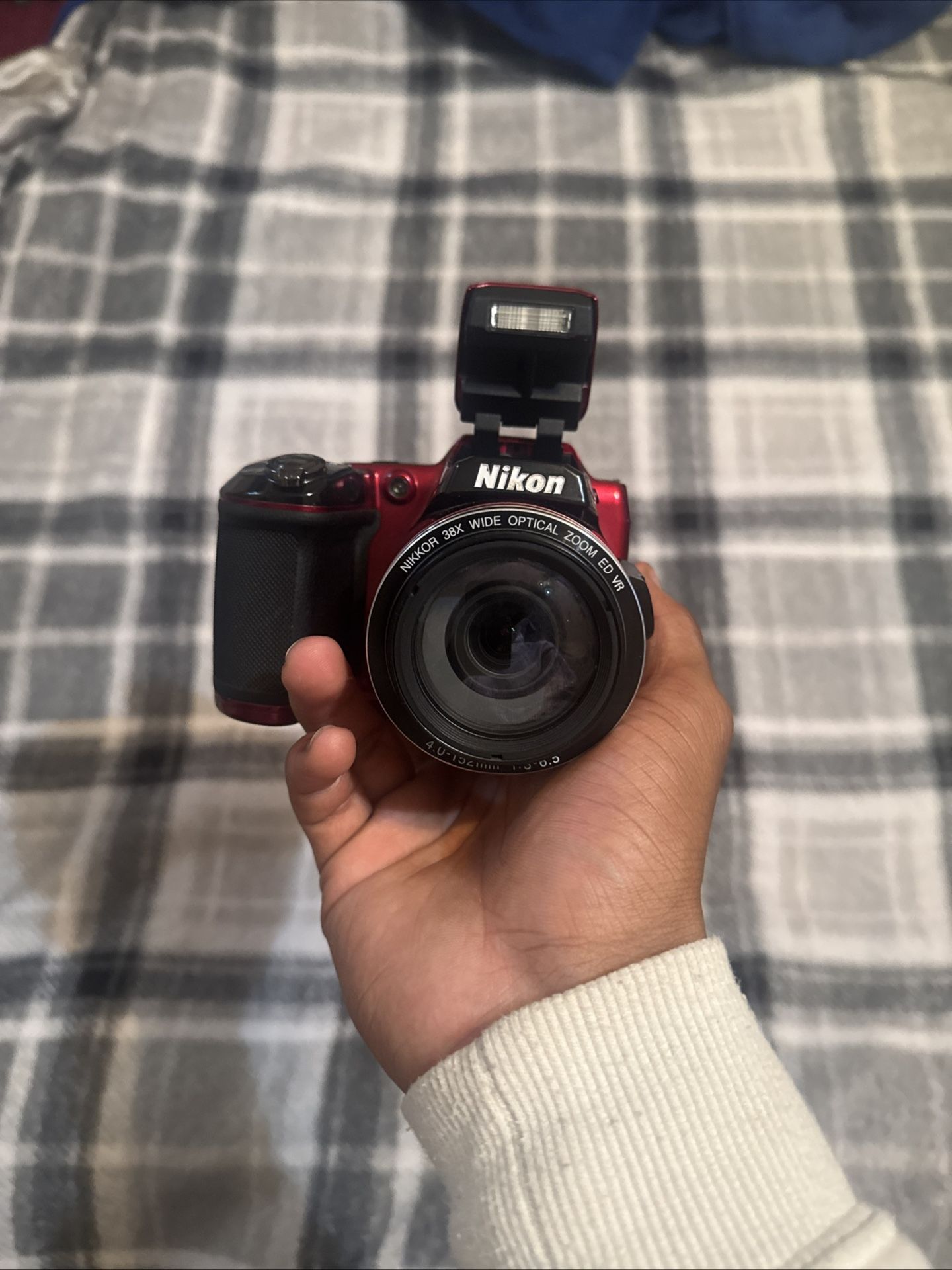 Nikon COOLPIX L840 Digital Camera with 38x Optical Zoom and Built-In Wi-Fi (Red)
