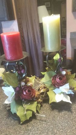 CANDLE SET W/CANDLES. Set of 2