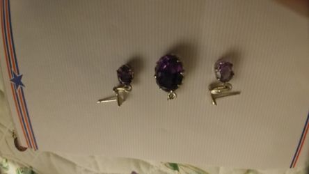 5 ct amythist pendant and earrings in sterling silver