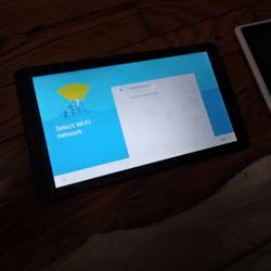 Digiland 10.1 Tablet Like New Never Used