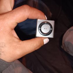 Apple Mini Shuffle W/ MUSIC