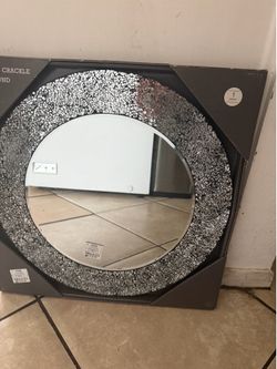 Mirror / soap dispenser