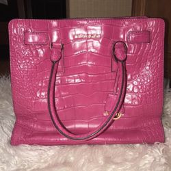 Michael Kors Dillon Large Croc Embossed Fuchsia
