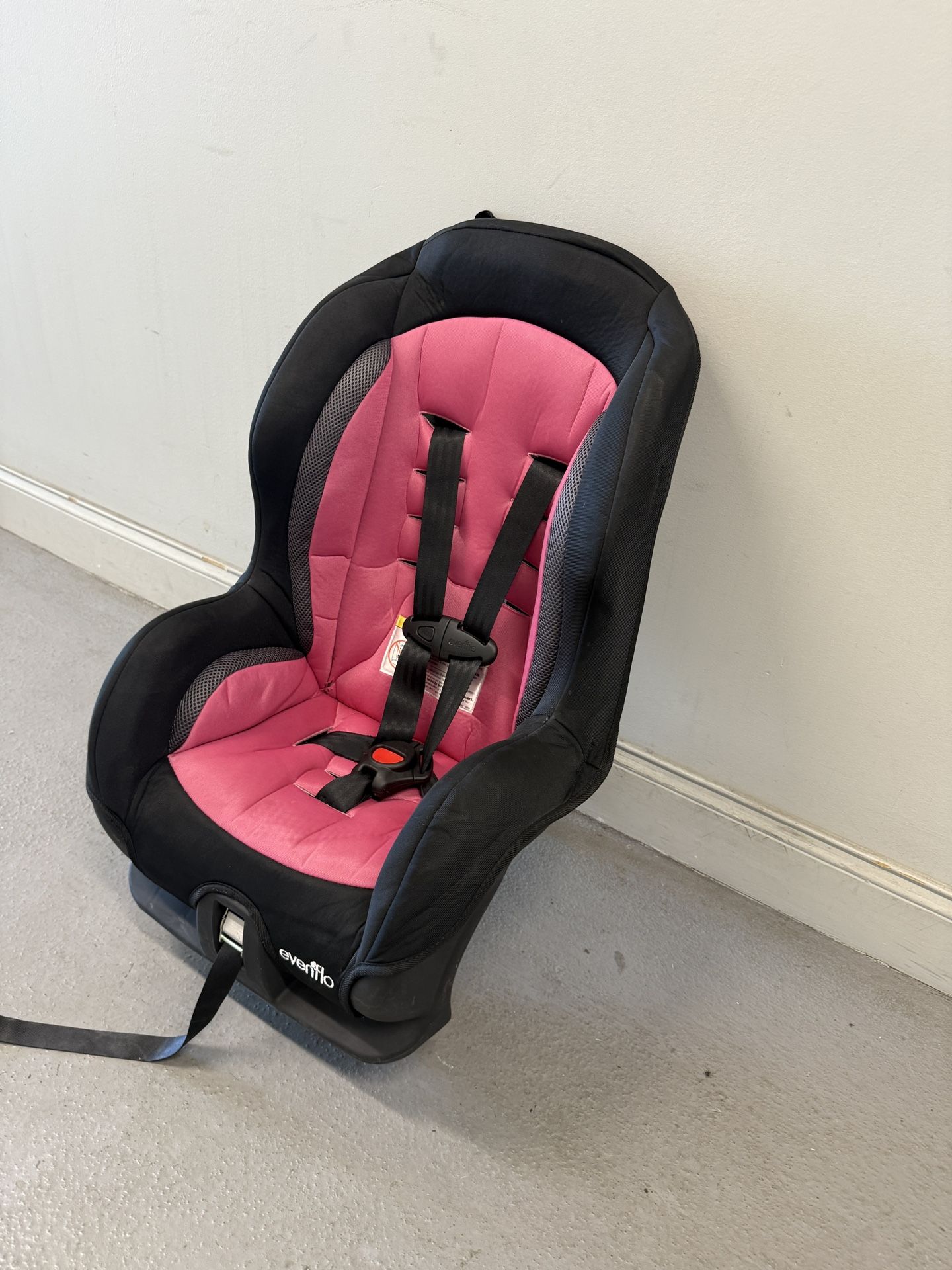 EVENFLO Convertible Car Seat (Good condition) PICK UP IN CORNELIUS 2