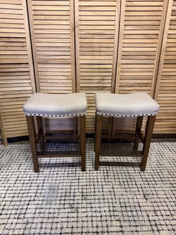 Pottery barn counter top stools
