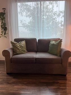 🏠 COMPLETE LIVING ROOM SET FOR SALE - Excellent Condition, Non-Smoking Home