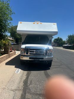 2017 Thor Majestic Class C 26 ft