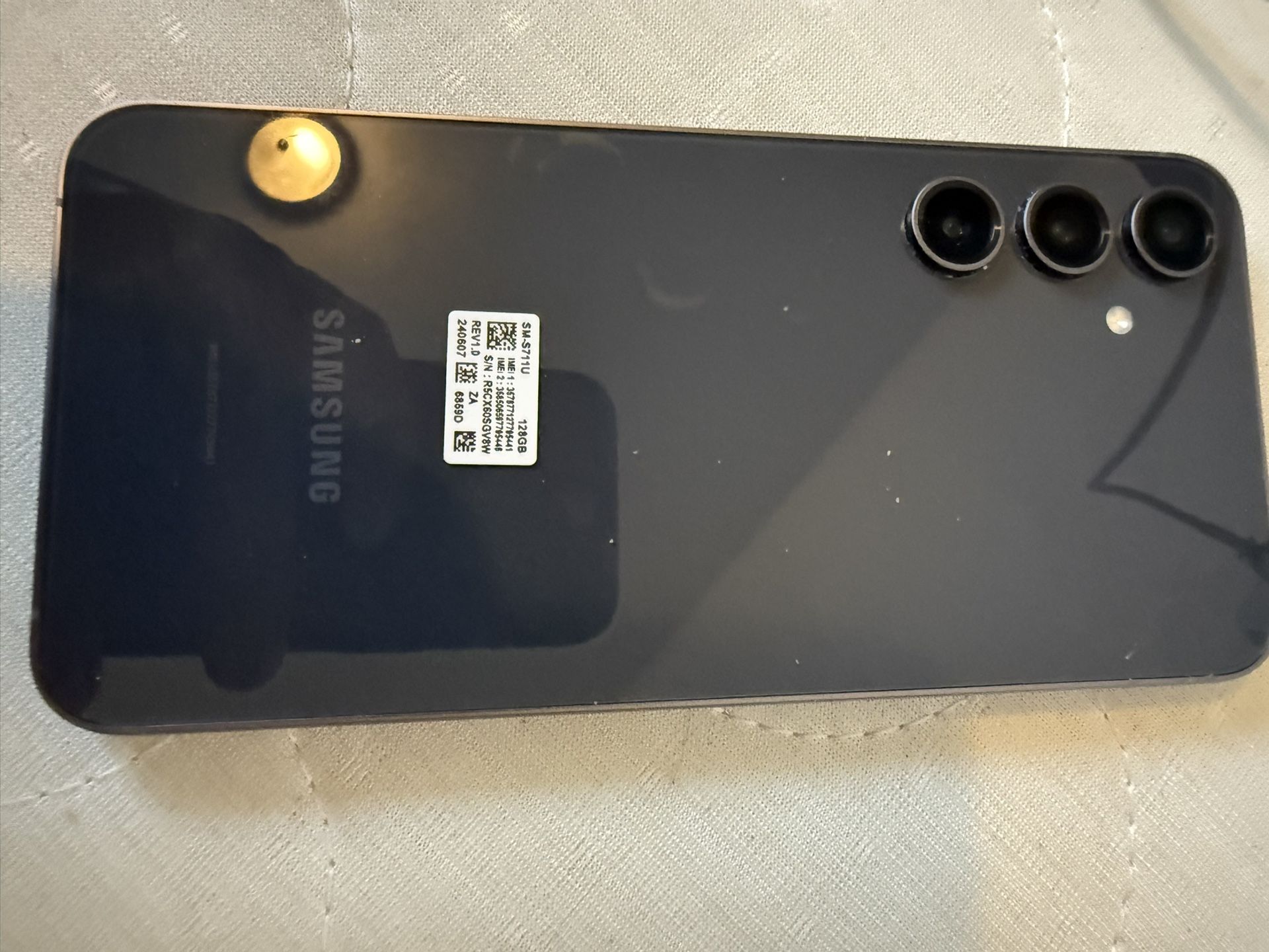 Samsung Galaxy S25 $200
