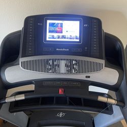 Norditrack Treadmill 2019 Commercial Series 1750