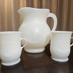 1980's Kool Aid Man - 2 Quart Plastic Pitcher & 2 Cups Set 