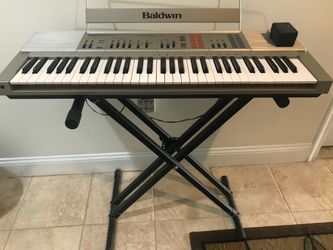 Piano Keyboard with stand